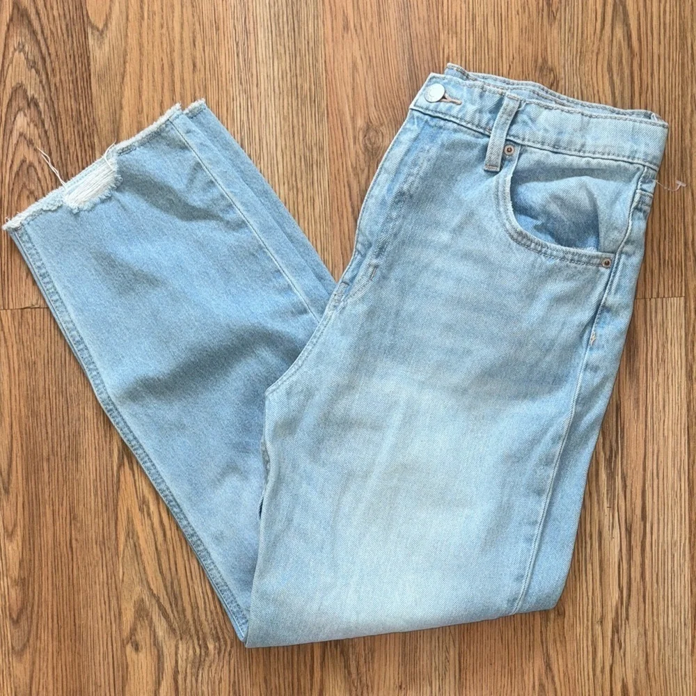 Old Navy Light Blue Kids Jeans. Adjustable waist for the perfect fit